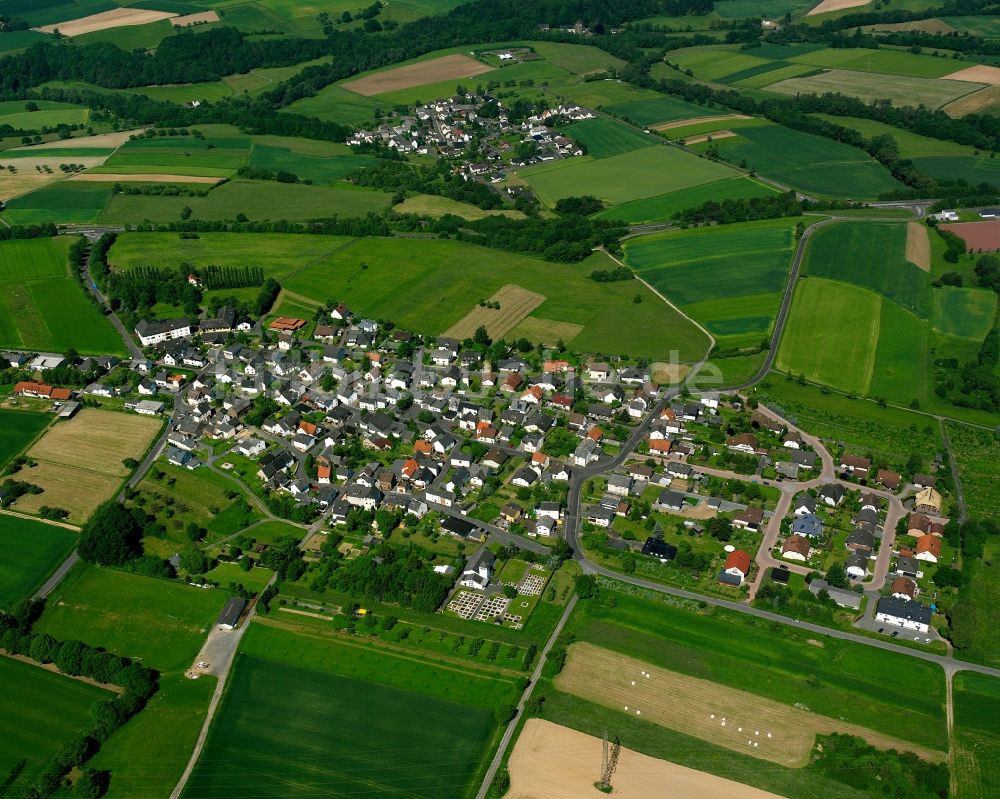 Luftaufnahme Hangenmeilingen - Ortsansicht am Rande von landwirtschaftlichen Feldern in Hangenmeilingen im Bundesland Hessen, Deutschland