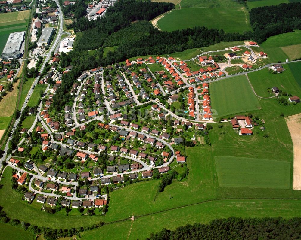 Luftbild Hausbeck - Ortsansicht am Rande von landwirtschaftlichen Feldern in Hausbeck im Bundesland Bayern, Deutschland