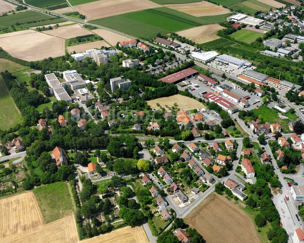 Hausen aus der Vogelperspektive: Ortsansicht am Rande von landwirtschaftlichen Feldern in Hausen im Bundesland Baden-Württemberg, Deutschland