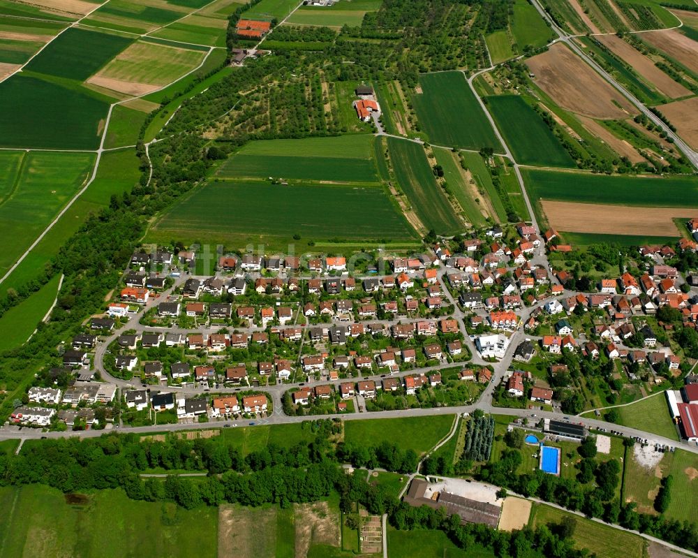 Luftbild Höfen - Ortsansicht am Rande von landwirtschaftlichen Feldern in Höfen im Bundesland Baden-Württemberg, Deutschland