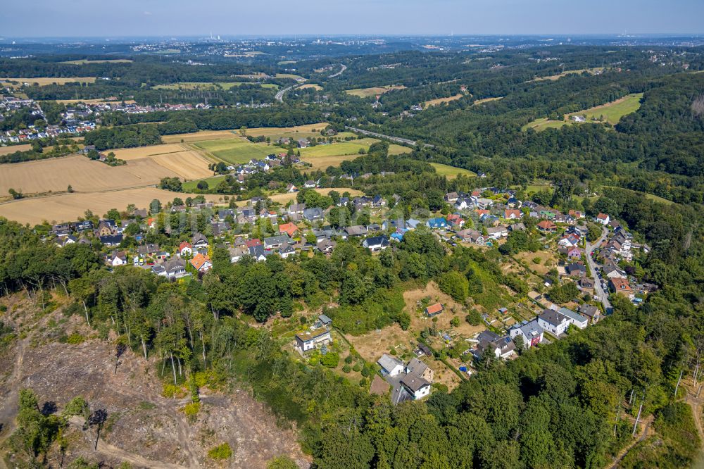 Luftbild Hohe Egge - Ortsansicht am Rande von landwirtschaftlichen Feldern in Hohe Egge im Bundesland Nordrhein-Westfalen, Deutschland