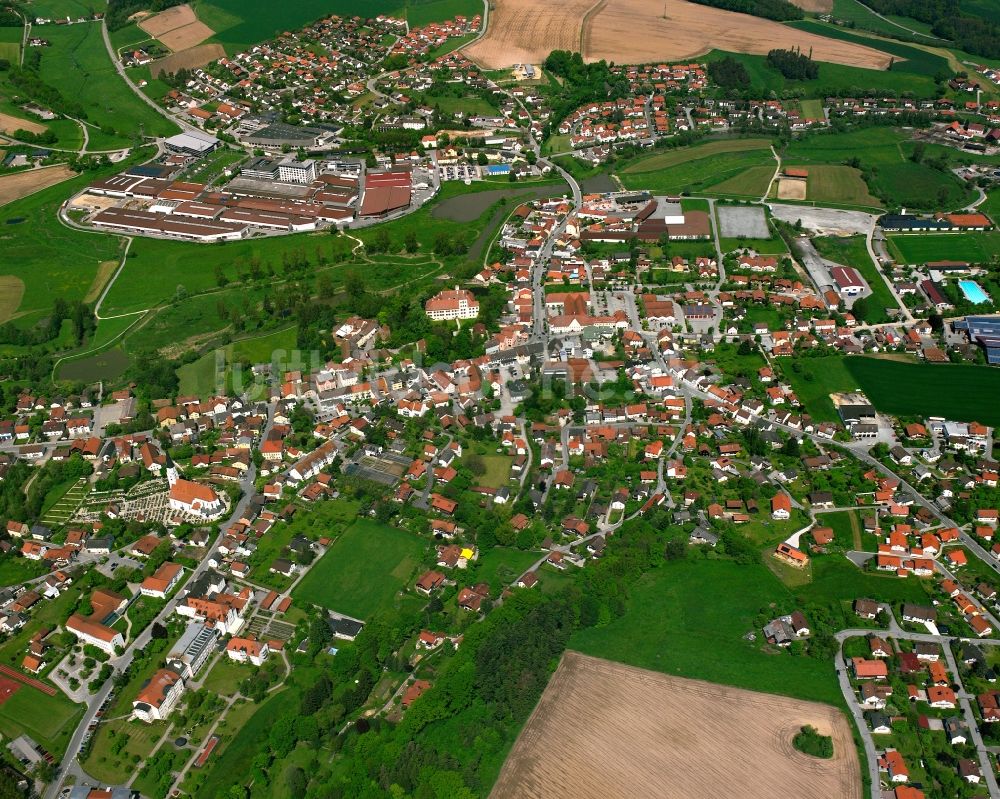 Holzham von oben - Ortsansicht am Rande von landwirtschaftlichen Feldern in Holzham im Bundesland Bayern, Deutschland