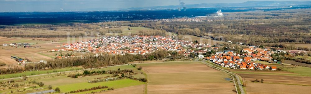 Hördt von oben - Ortsansicht am Rande von landwirtschaftlichen Feldern in Hördt im Bundesland Rheinland-Pfalz, Deutschland