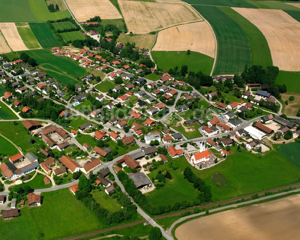 Luftbild Huldsessen - Ortsansicht am Rande von landwirtschaftlichen Feldern in Huldsessen im Bundesland Bayern, Deutschland