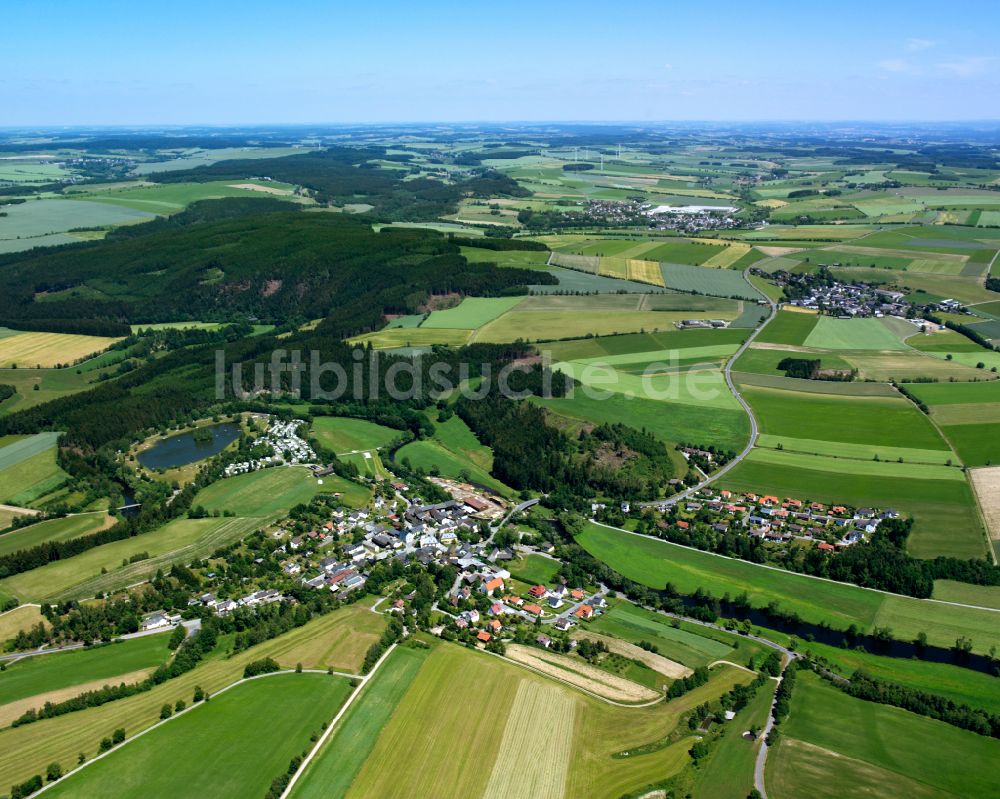 Joditz aus der Vogelperspektive: Ortsansicht am Rande von landwirtschaftlichen Feldern in Joditz im Bundesland Bayern, Deutschland