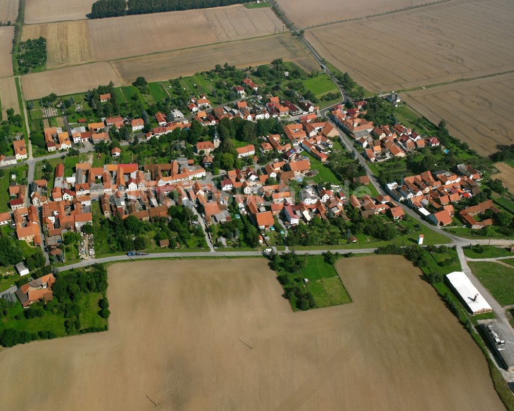 Luftbild Kammerforst - Ortsansicht am Rande von landwirtschaftlichen Feldern in Kammerforst im Bundesland Thüringen, Deutschland