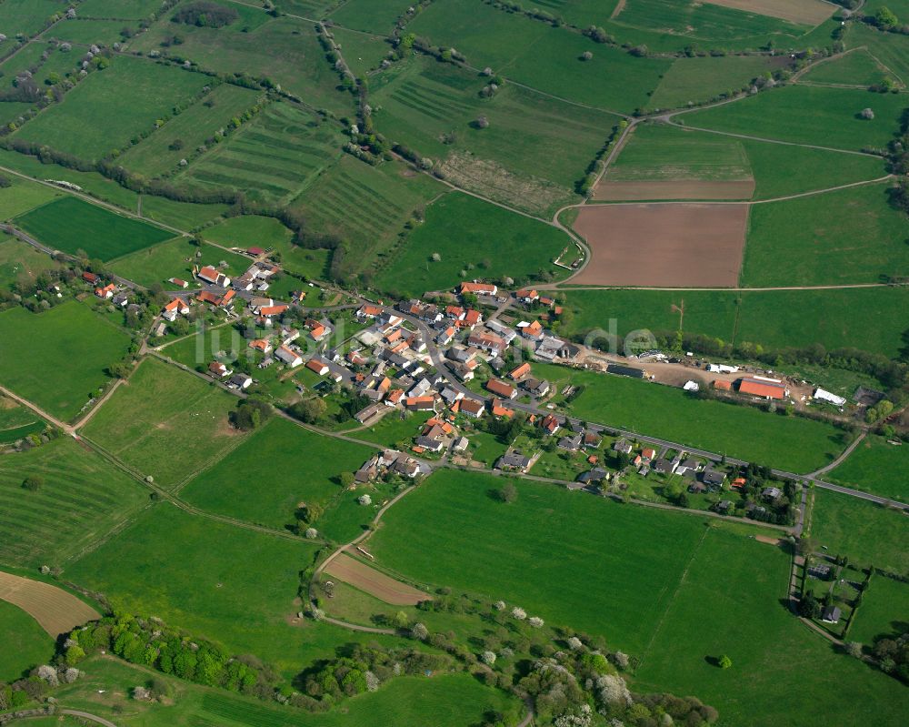 Luftbild Kaulstoß - Ortsansicht am Rande von landwirtschaftlichen Feldern in Kaulstoß im Bundesland Hessen, Deutschland