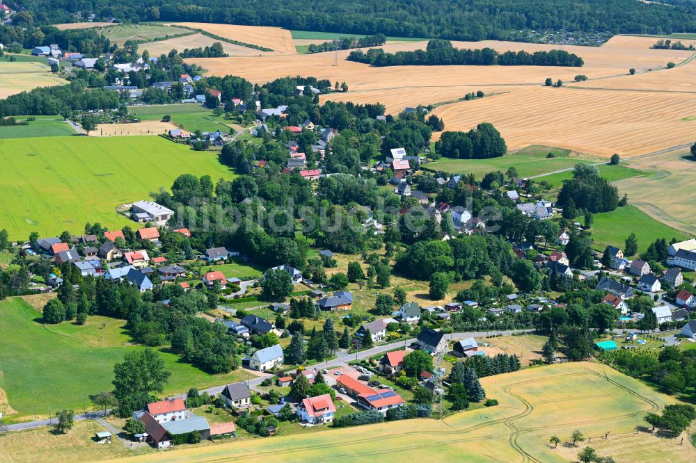 Kleinwaltersdorf von oben - Ortsansicht am Rande von landwirtschaftlichen Feldern in Kleinwaltersdorf im Bundesland Sachsen, Deutschland