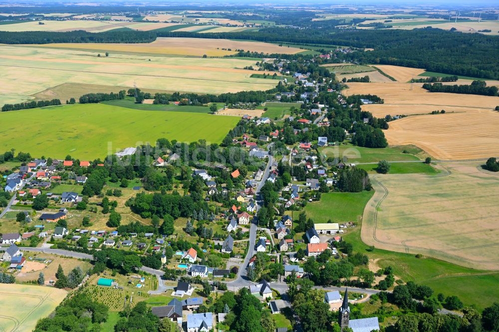 Kleinwaltersdorf von oben - Ortsansicht am Rande von landwirtschaftlichen Feldern in Kleinwaltersdorf im Bundesland Sachsen, Deutschland