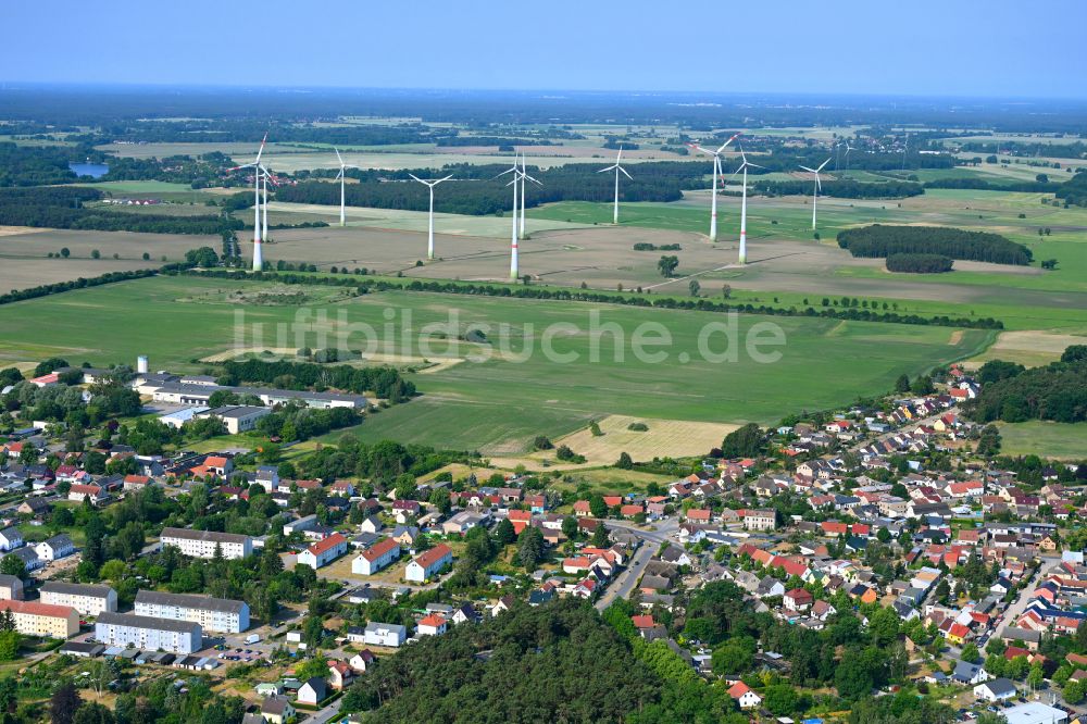 Luftbild Klosterfelde - Ortsansicht am Rande von landwirtschaftlichen Feldern in Klosterfelde im Bundesland Brandenburg, Deutschland