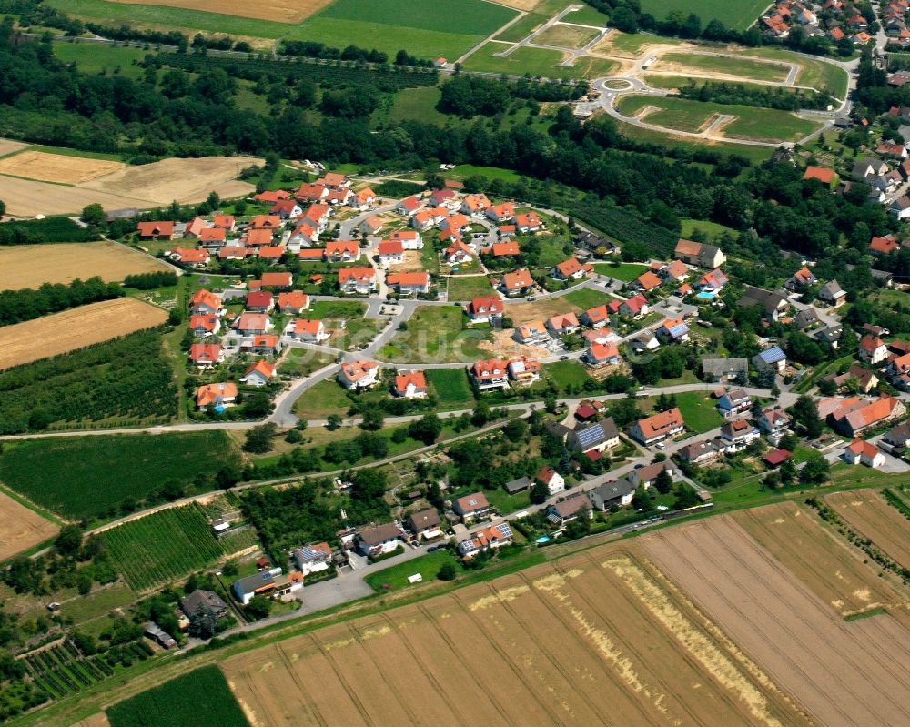 Luftbild Kochersteinsfeld - Ortsansicht am Rande von landwirtschaftlichen Feldern in Kochersteinsfeld im Bundesland Baden-Württemberg, Deutschland