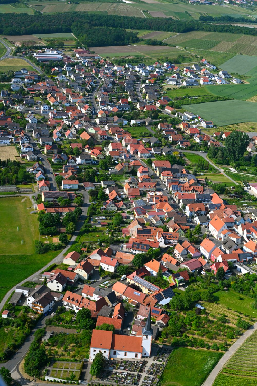 Kolitzheim von oben - Ortsansicht am Rande von landwirtschaftlichen Feldern in Kolitzheim im Bundesland Bayern, Deutschland