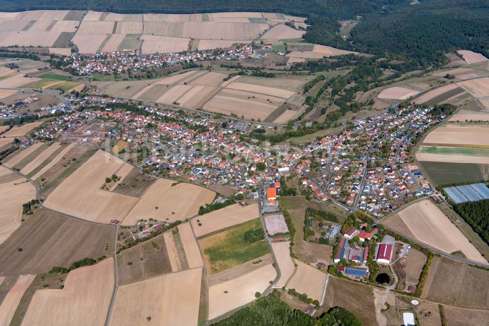 Kredenbach aus der Vogelperspektive: Ortsansicht am Rande von landwirtschaftlichen Feldern in Kredenbach im Bundesland Bayern, Deutschland