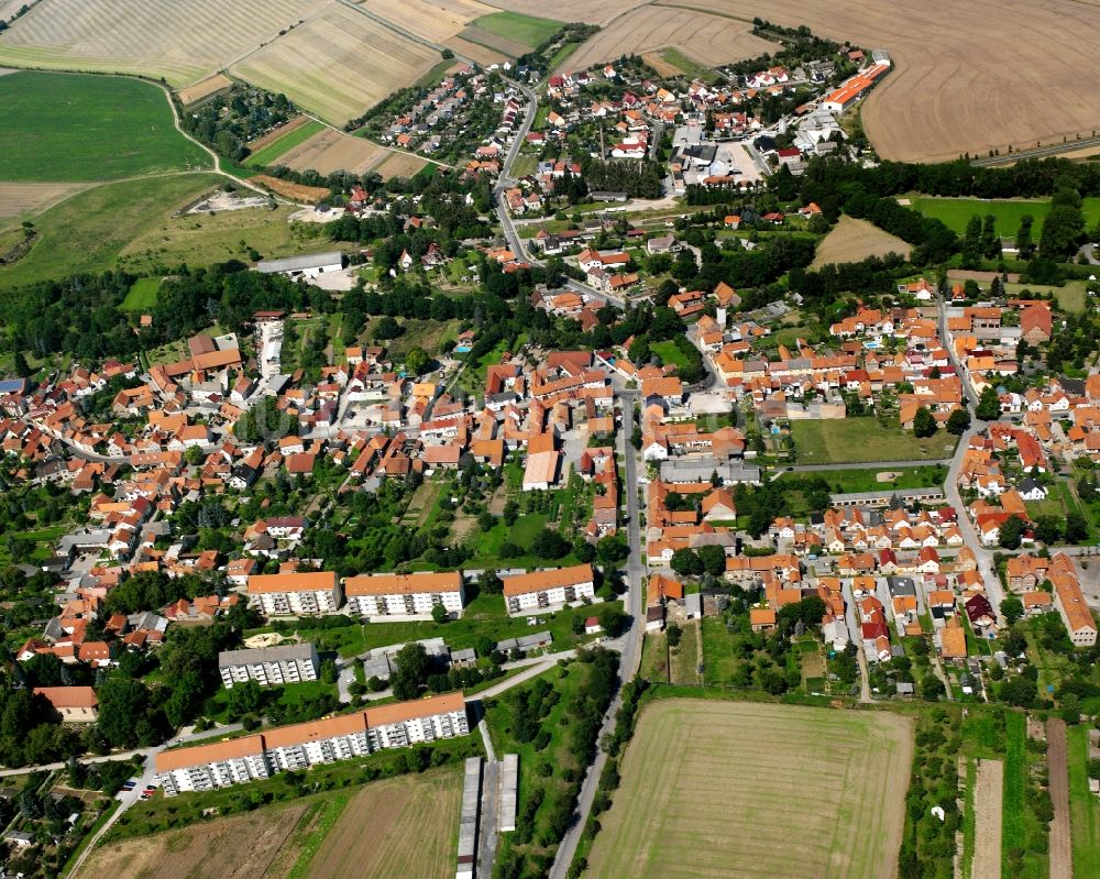 Luftaufnahme Körner - Ortsansicht am Rande von landwirtschaftlichen Feldern in Körner im Bundesland Thüringen, Deutschland