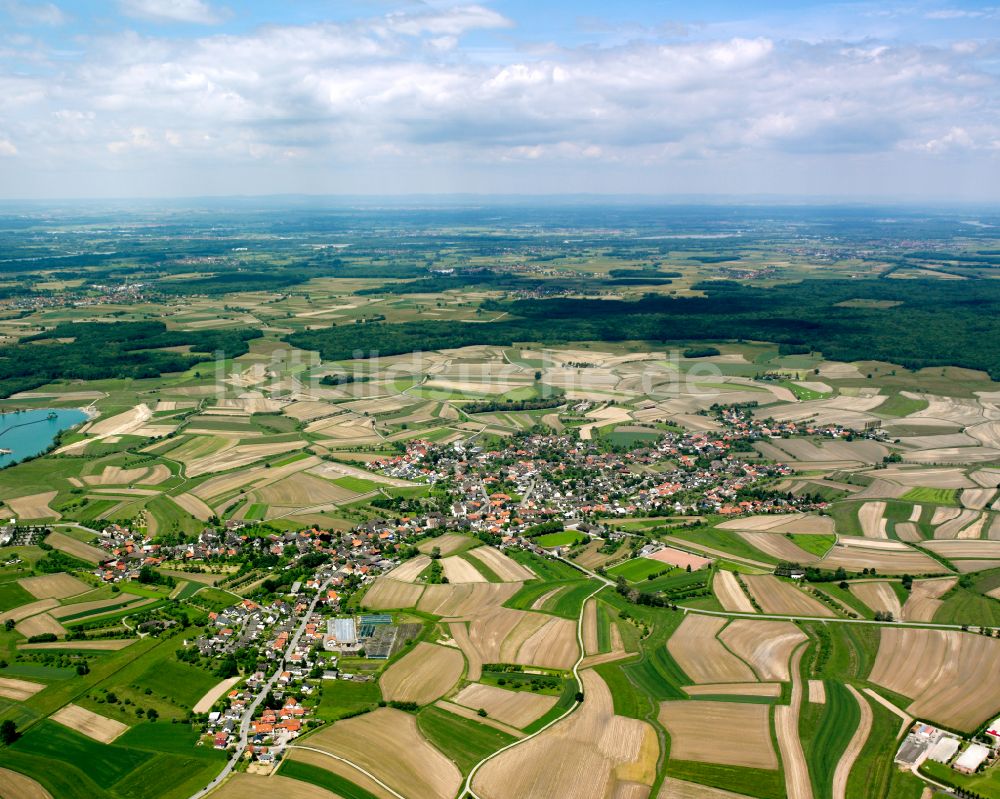 Legelshurst von oben - Ortsansicht am Rande von landwirtschaftlichen Feldern in Legelshurst im Bundesland Baden-Württemberg, Deutschland