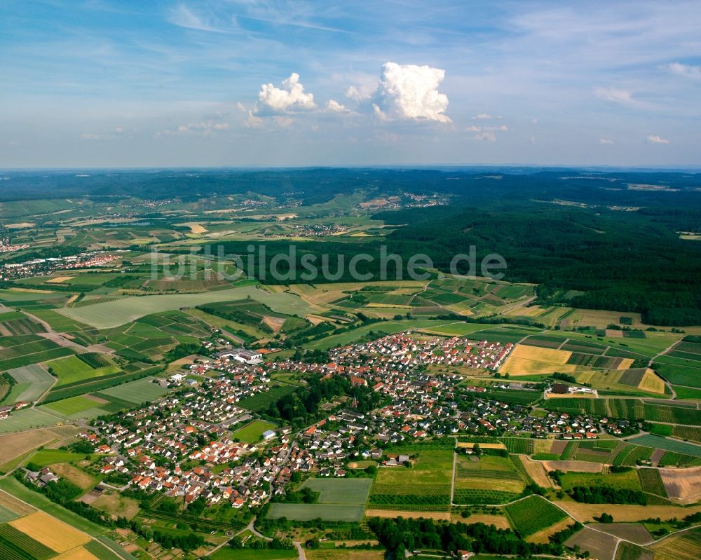 Luftbild Lehrensteinsfeld - Ortsansicht am Rande von landwirtschaftlichen Feldern in Lehrensteinsfeld im Bundesland Baden-Württemberg, Deutschland