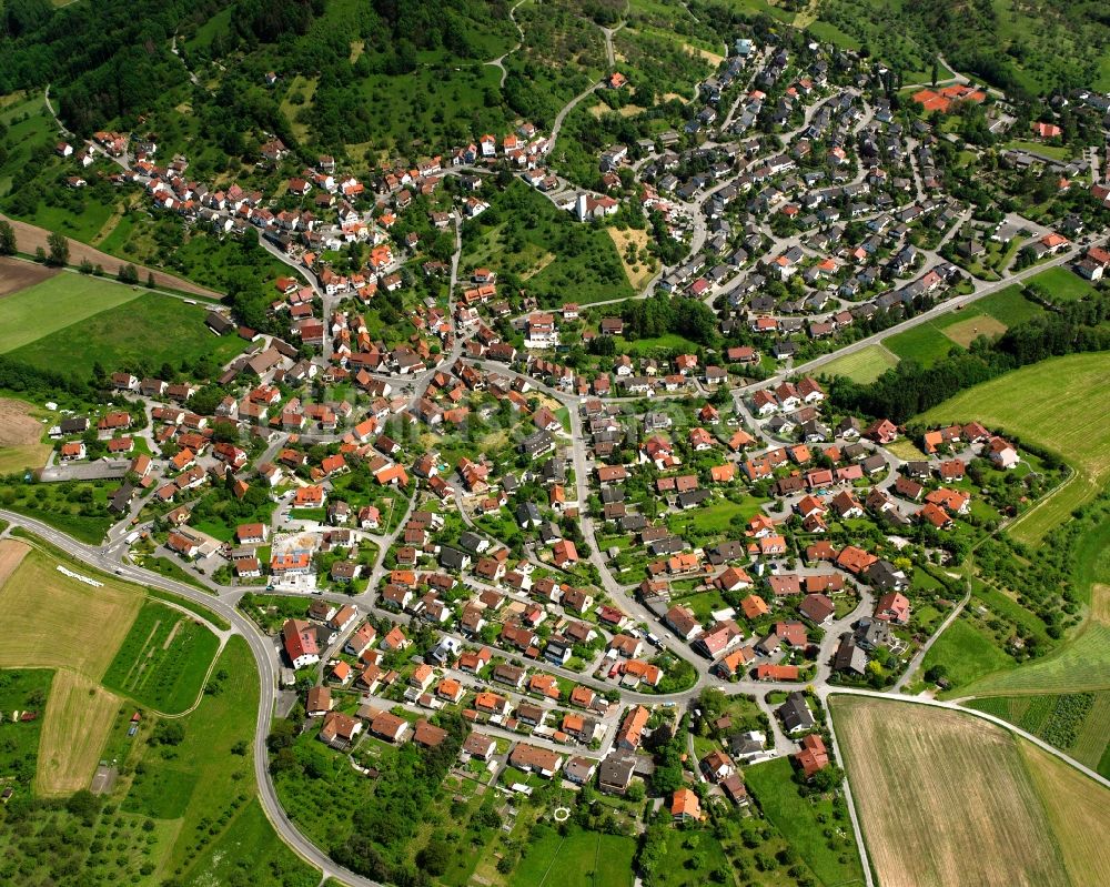 Lippoldsweiler von oben - Ortsansicht am Rande von landwirtschaftlichen Feldern in Lippoldsweiler im Bundesland Baden-Württemberg, Deutschland