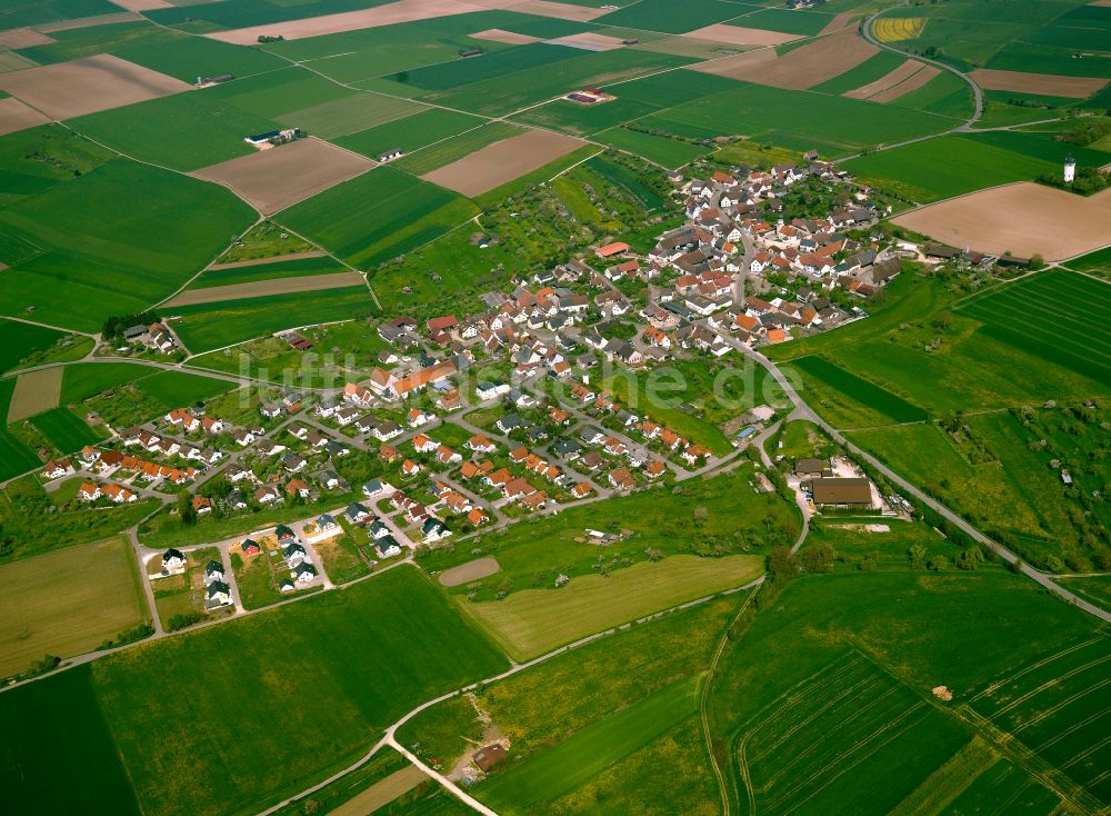 Luftbild Öllingen - Ortsansicht am Rande von landwirtschaftlichen Feldern in Öllingen im Bundesland Baden-Württemberg, Deutschland