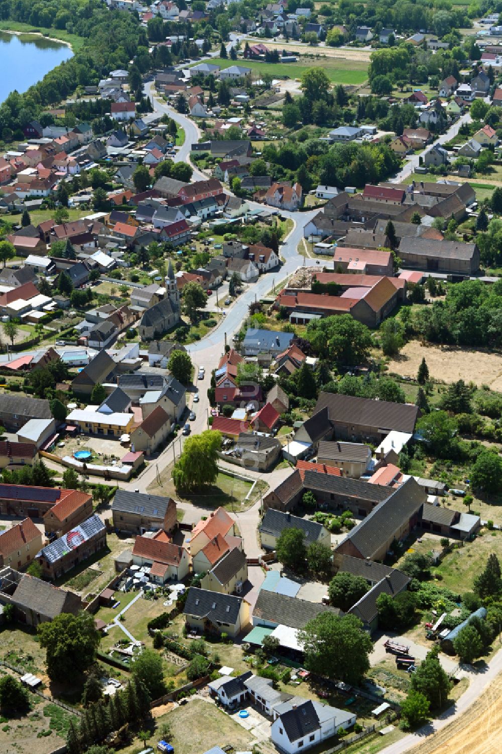 Luftaufnahme Lunstädt - Ortsansicht am Rande von landwirtschaftlichen Feldern in Lunstädt im Bundesland Sachsen-Anhalt, Deutschland