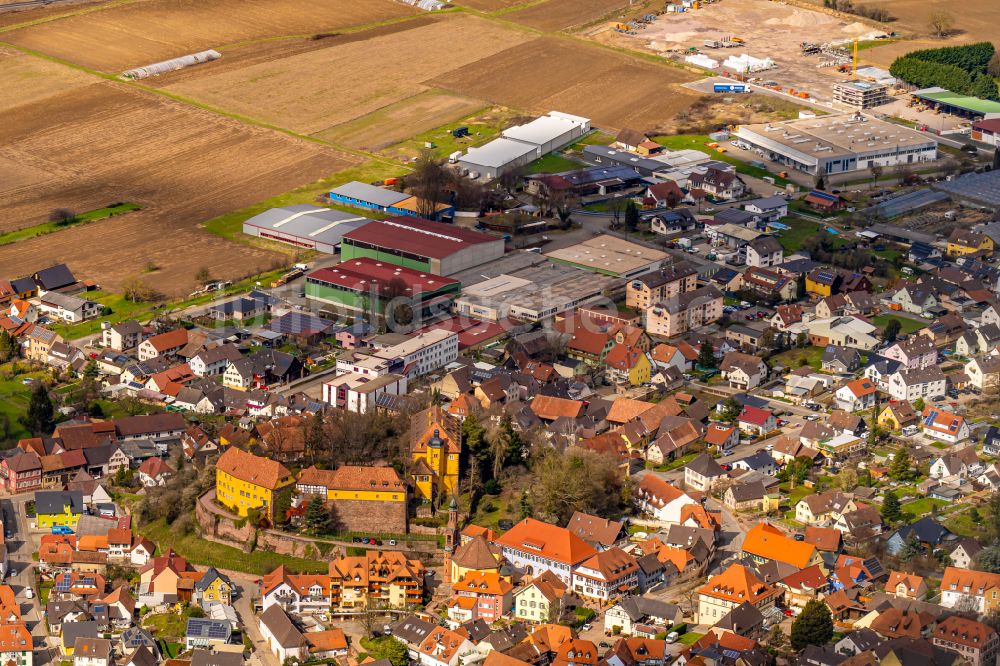 Mahlberg aus der Vogelperspektive: Ortsansicht am Rande von landwirtschaftlichen Feldern in Mahlberg im Bundesland Baden-Württemberg, Deutschland