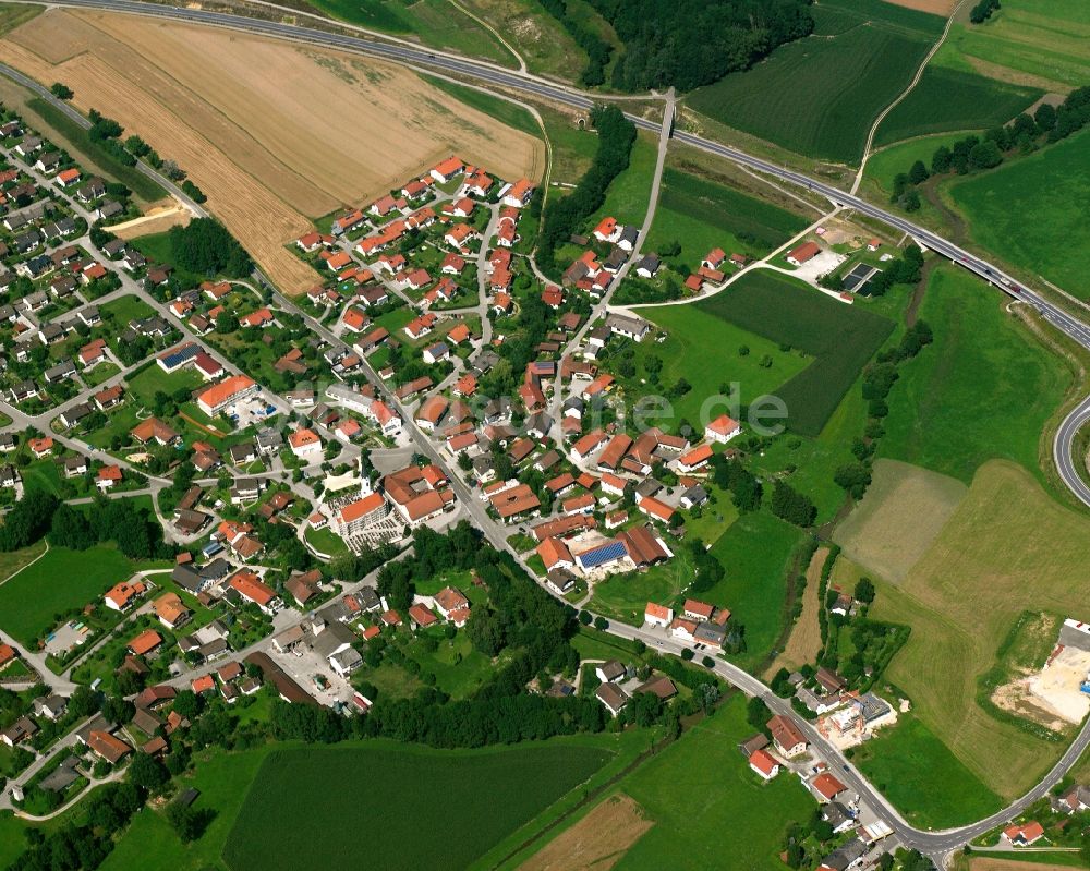 Luftbild Malgersdorf - Ortsansicht am Rande von landwirtschaftlichen Feldern in Malgersdorf im Bundesland Bayern, Deutschland