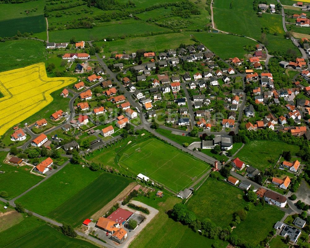 Luftbild Mansbach - Ortsansicht am Rande von landwirtschaftlichen Feldern in Mansbach im Bundesland Hessen, Deutschland