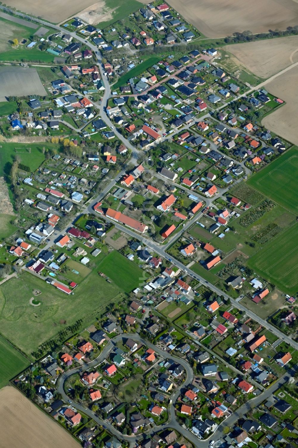 Luftbild Meyenburg - Ortsansicht am Rande von landwirtschaftlichen Feldern in Meyenburg im Bundesland Brandenburg, Deutschland