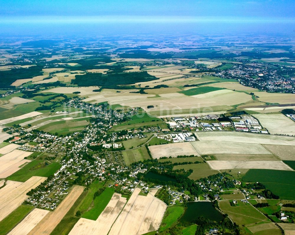 Luftbild Mühlau - Ortsansicht am Rande von landwirtschaftlichen Feldern in Mühlau im Bundesland Sachsen, Deutschland