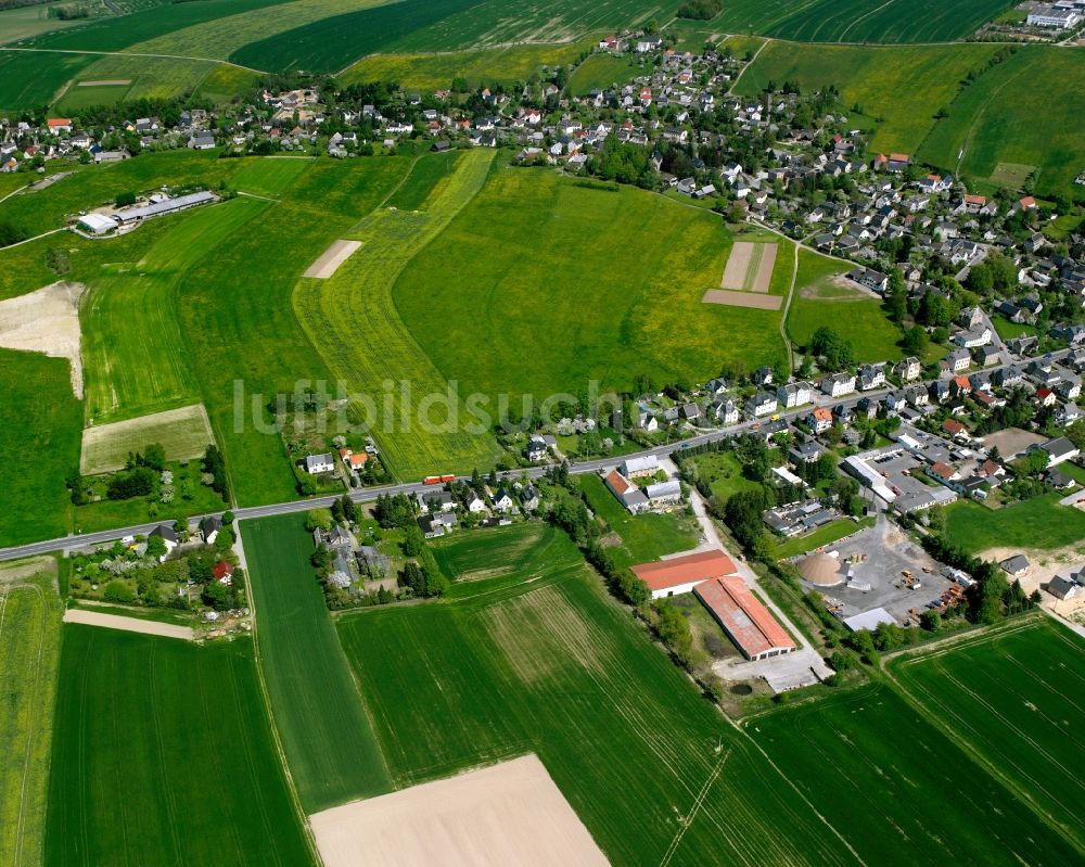 Luftbild Mühlau - Ortsansicht am Rande von landwirtschaftlichen Feldern in Mühlau im Bundesland Sachsen, Deutschland