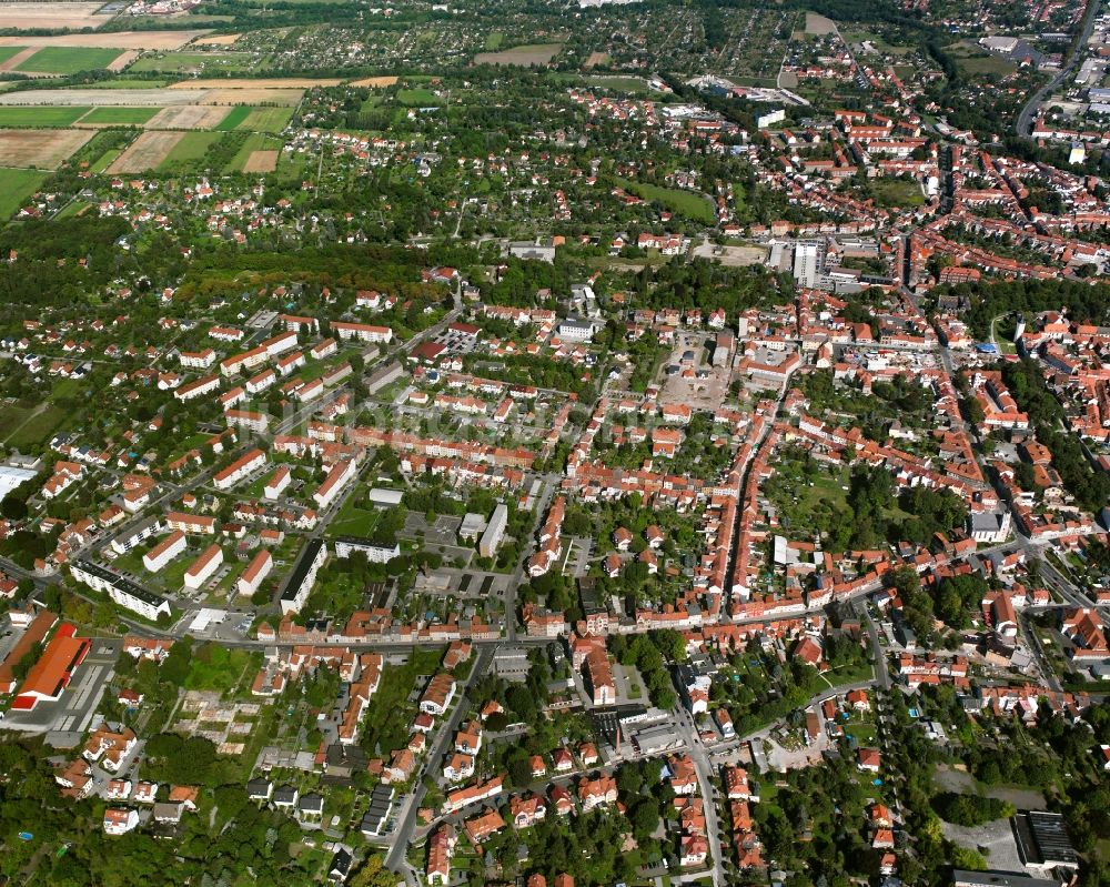 Mühlhausen/Thüringen aus der Vogelperspektive: Ortsansicht am Rande von landwirtschaftlichen Feldern in Mühlhausen im Bundesland Thüringen, Deutschland