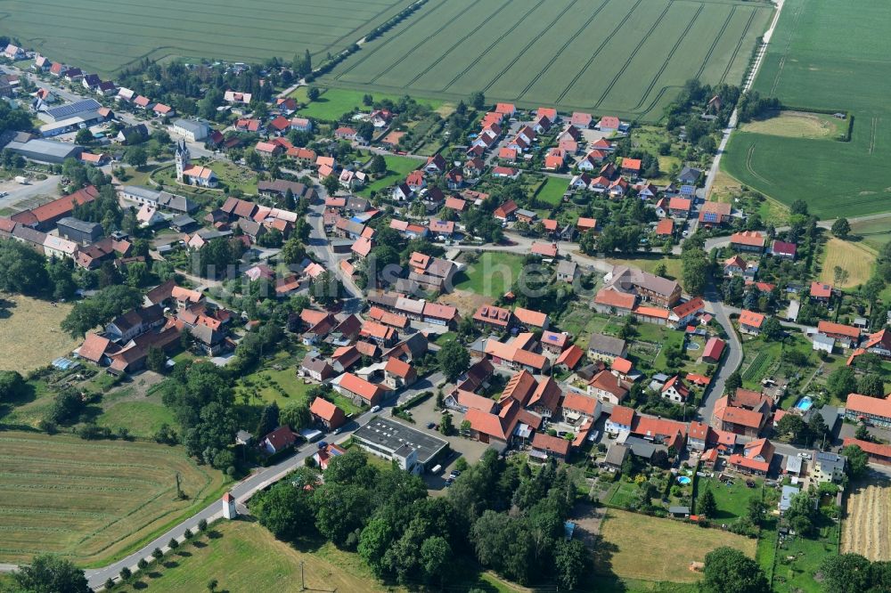 Minsleben von oben - Ortsansicht am Rande von landwirtschaftlichen Feldern in Minsleben im Bundesland Sachsen-Anhalt, Deutschland