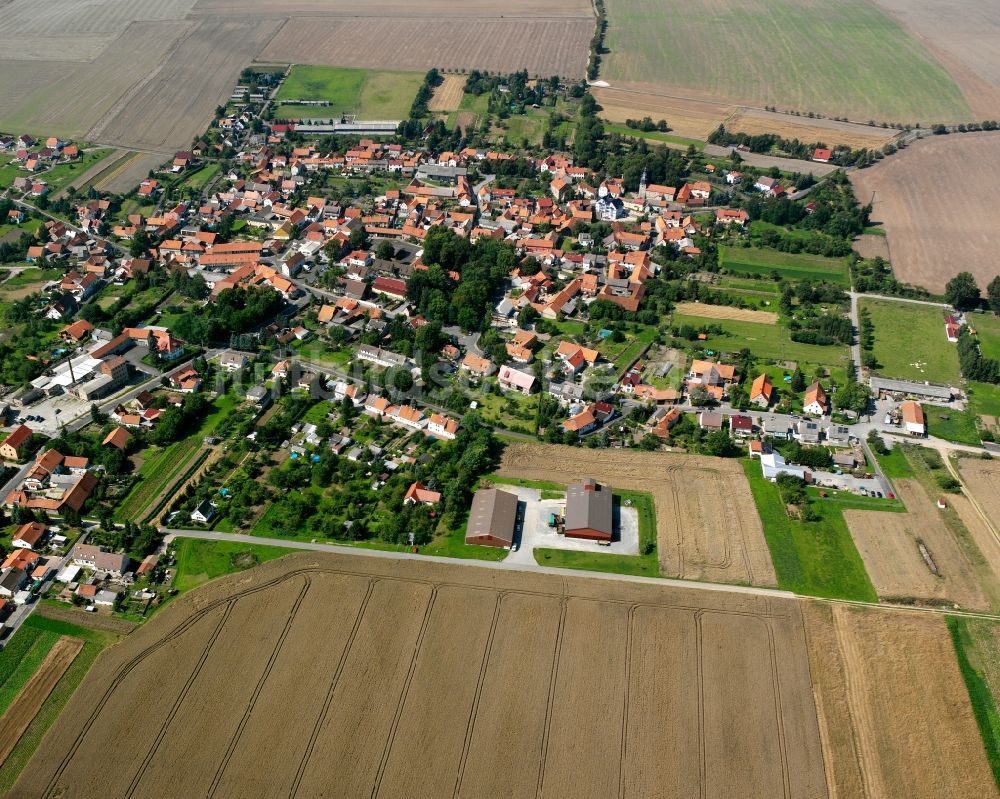 Mülverstedt aus der Vogelperspektive: Ortsansicht am Rande von landwirtschaftlichen Feldern in Mülverstedt im Bundesland Thüringen, Deutschland