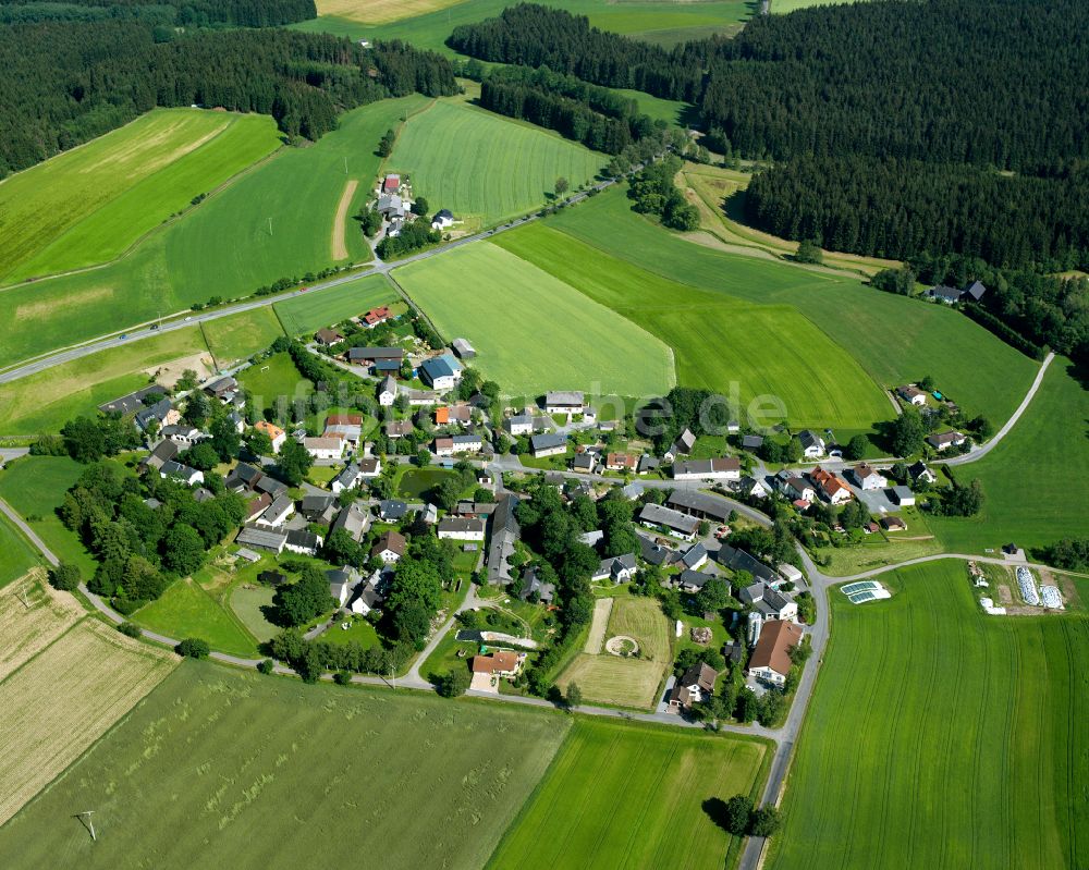 Luftbild Münchberg - Ortsansicht am Rande von landwirtschaftlichen Feldern in Münchberg im Bundesland Bayern, Deutschland