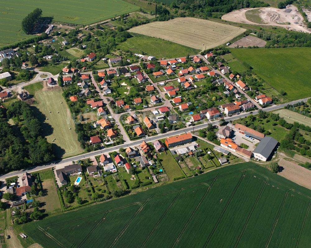 Luftbild Mulmke - Ortsansicht am Rande von landwirtschaftlichen Feldern in Mulmke im Bundesland Sachsen-Anhalt, Deutschland