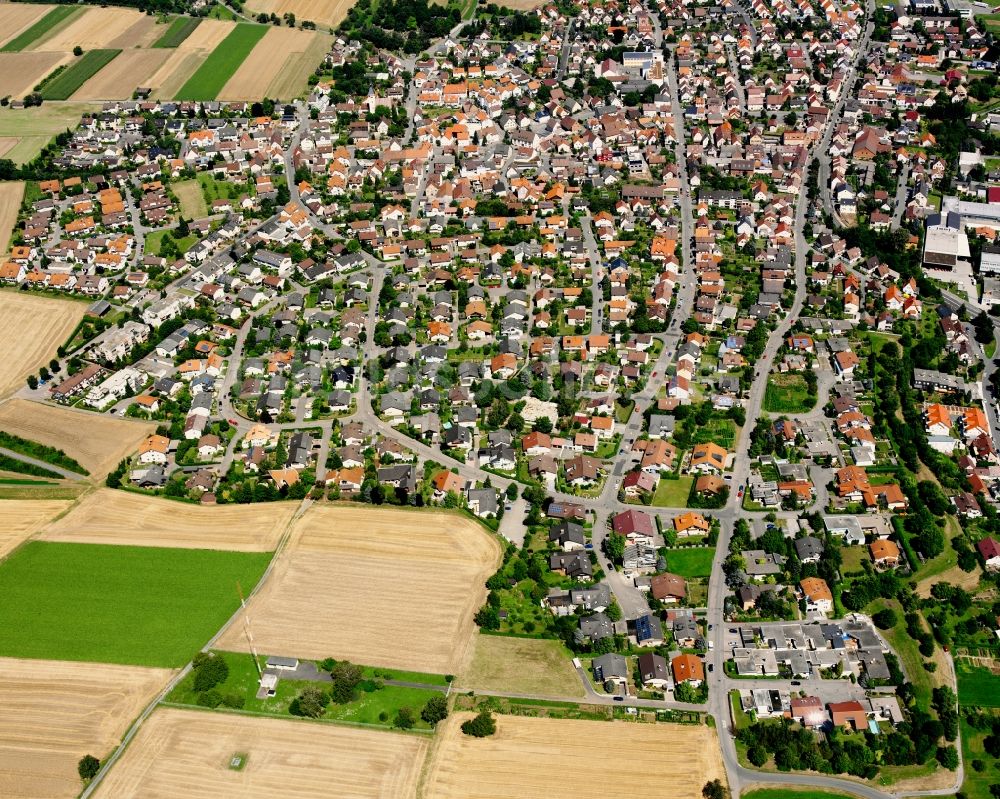 Luftaufnahme Obereisesheim - Ortsansicht am Rande von landwirtschaftlichen Feldern in Obereisesheim im Bundesland Baden-Württemberg, Deutschland