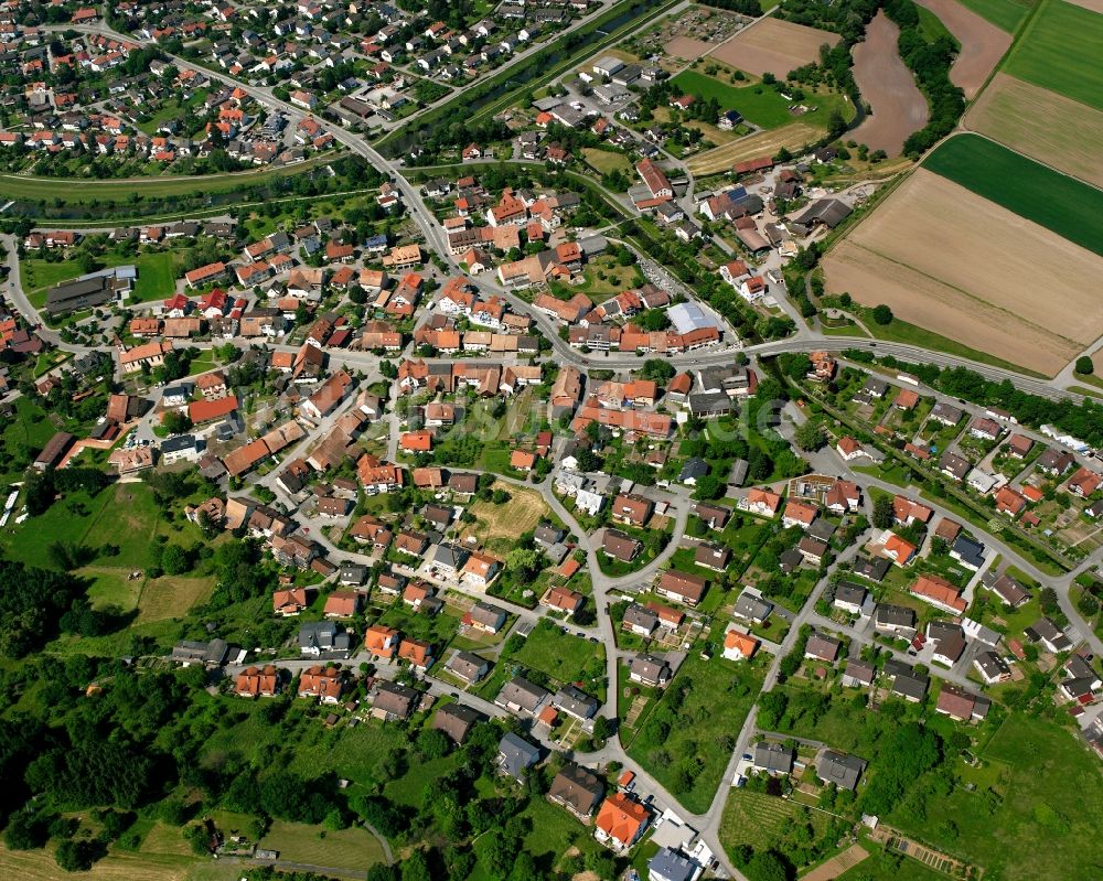 Luftaufnahme Oberlauchringen - Ortsansicht am Rande von landwirtschaftlichen Feldern in Oberlauchringen im Bundesland Baden-Württemberg, Deutschland