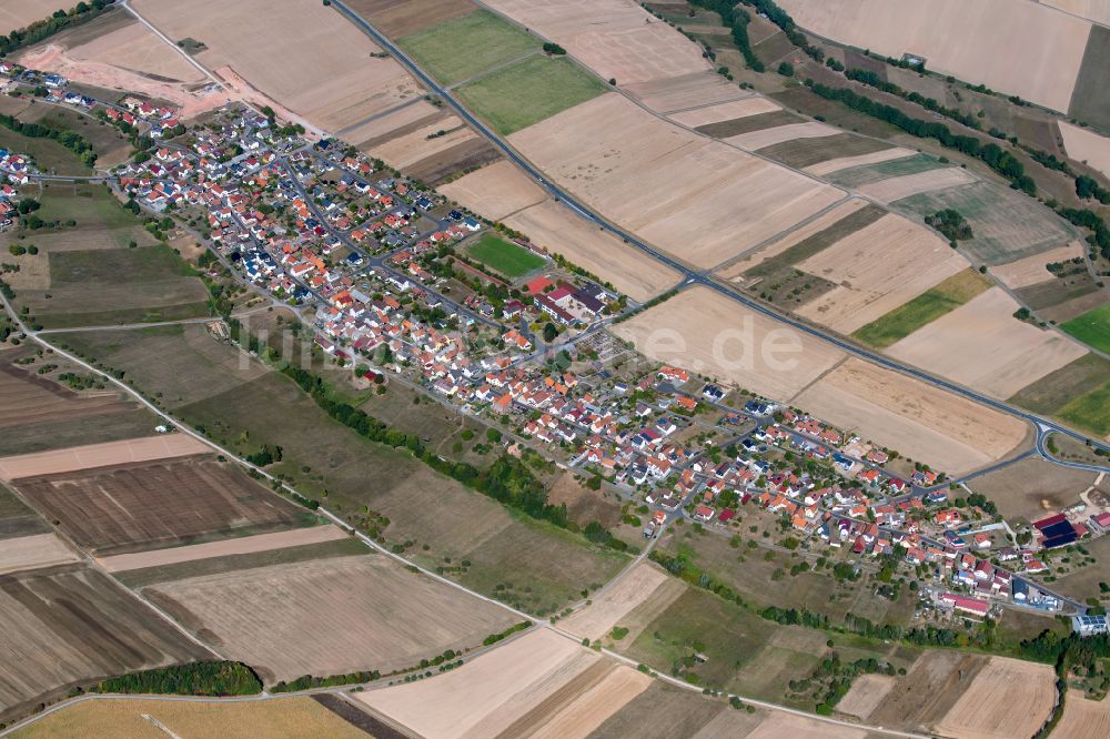 Oberndorf von oben - Ortsansicht am Rande von landwirtschaftlichen Feldern in Oberndorf im Bundesland Bayern, Deutschland