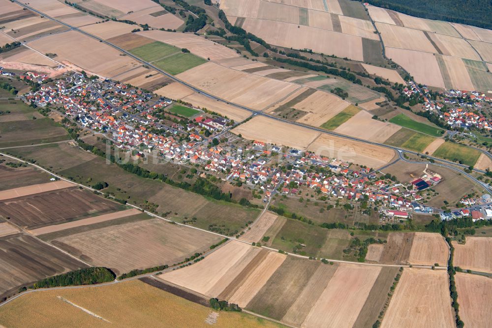 Oberndorf von oben - Ortsansicht am Rande von landwirtschaftlichen Feldern in Oberndorf im Bundesland Bayern, Deutschland