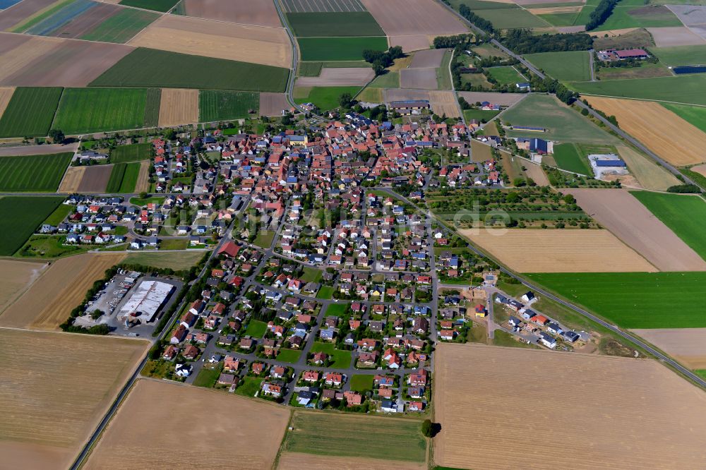 Luftbild Oberpleichfeld - Ortsansicht am Rande von landwirtschaftlichen Feldern in Oberpleichfeld im Bundesland Bayern, Deutschland