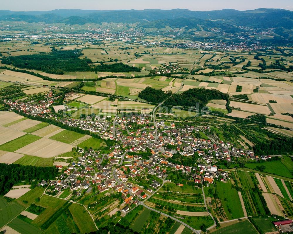 Luftaufnahme Ottersweier - Ortsansicht am Rande von landwirtschaftlichen Feldern in Ottersweier im Bundesland Baden-Württemberg, Deutschland