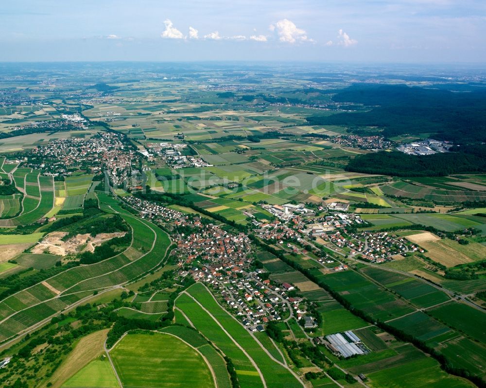 Luftbild Pfaffenhofen - Ortsansicht am Rande von landwirtschaftlichen Feldern in Pfaffenhofen im Bundesland Baden-Württemberg, Deutschland