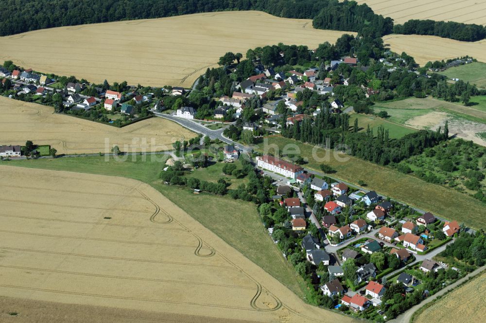 Pönitz von oben - Ortsansicht am Rande von landwirtschaftlichen Feldern in Pönitz im Bundesland Sachsen, Deutschland