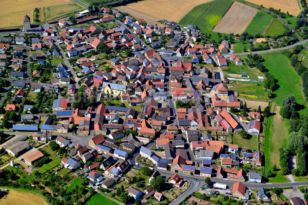 Püssensheim von oben - Ortsansicht am Rande von landwirtschaftlichen Feldern in Püssensheim im Bundesland Bayern, Deutschland