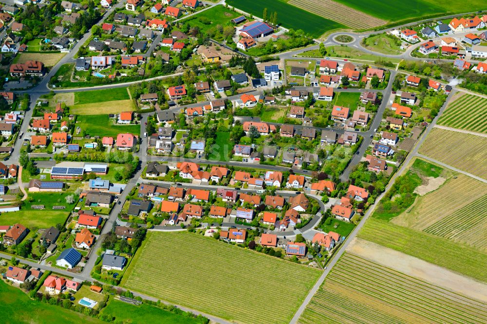 Luftbild Rödelsee - Ortsansicht am Rande von landwirtschaftlichen Feldern in Rödelsee im Bundesland Bayern, Deutschland