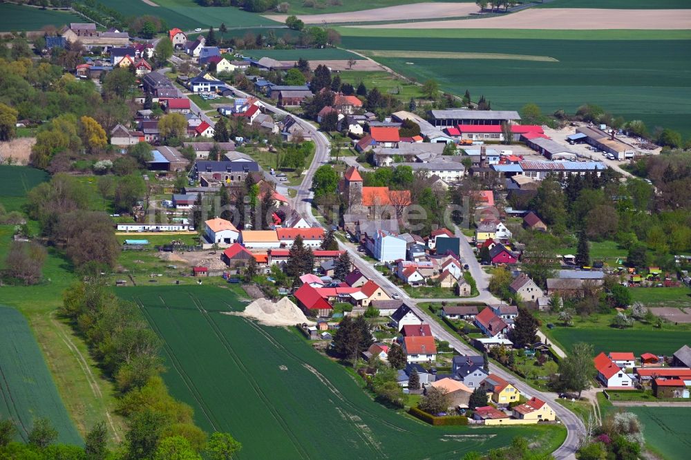 Luftaufnahme Rehfelde-Dorf - Ortsansicht am Rande von landwirtschaftlichen Feldern in Rehfelde-Dorf im Bundesland Brandenburg, Deutschland