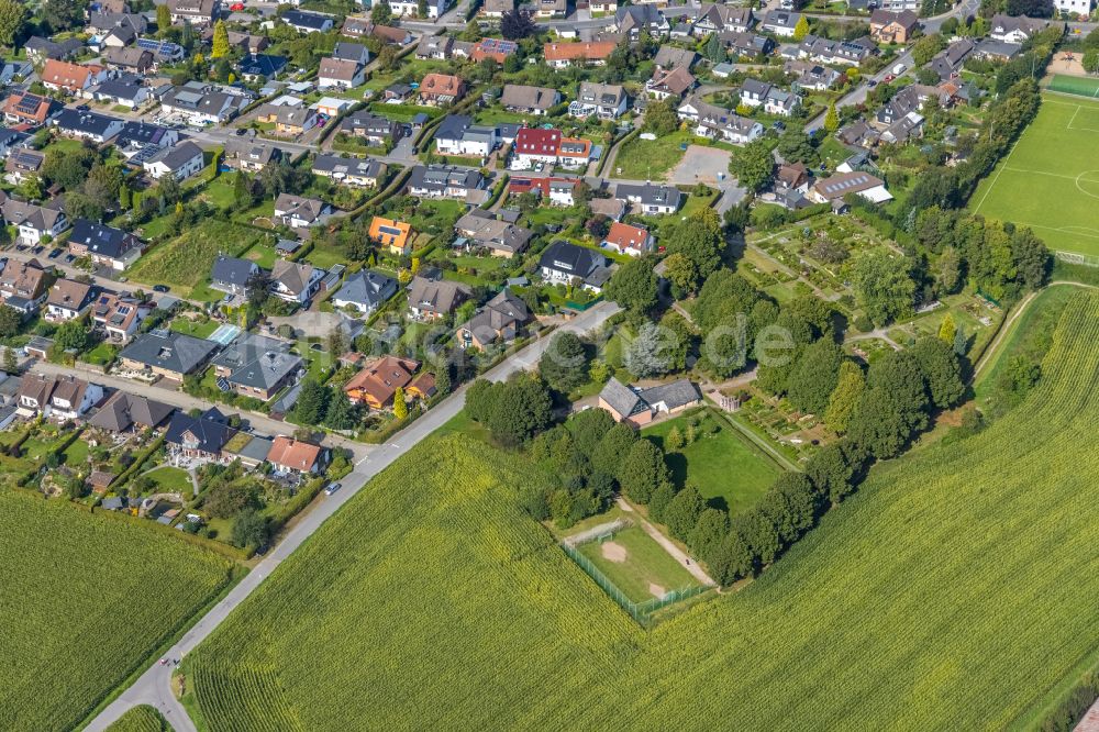 Rüggeberg von oben - Ortsansicht am Rande von landwirtschaftlichen Feldern in Rüggeberg im Bundesland Nordrhein-Westfalen, Deutschland