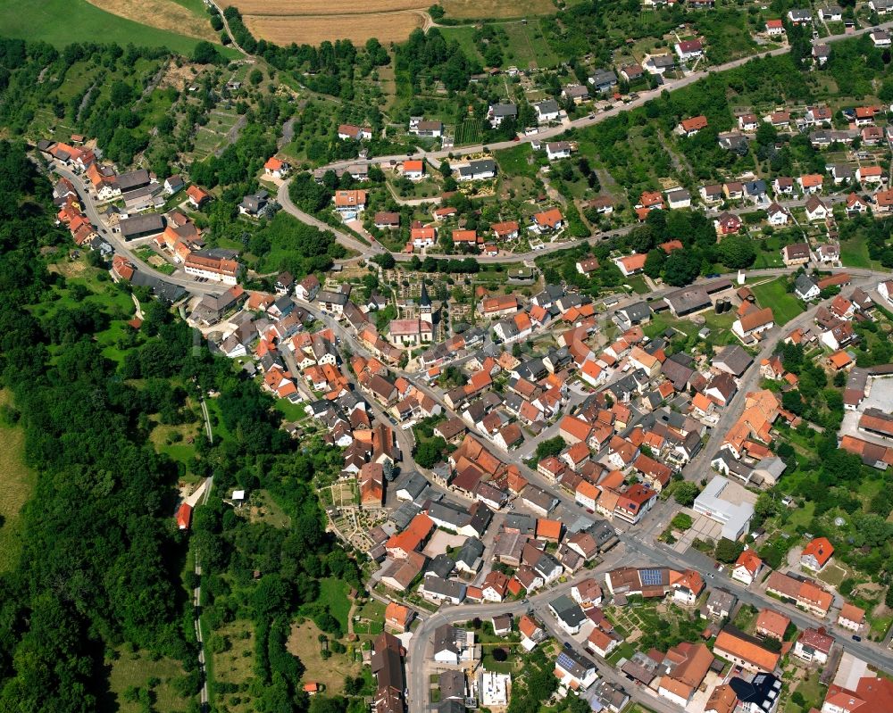 Roigheim von oben - Ortsansicht am Rande von landwirtschaftlichen Feldern in Roigheim im Bundesland Baden-Württemberg, Deutschland