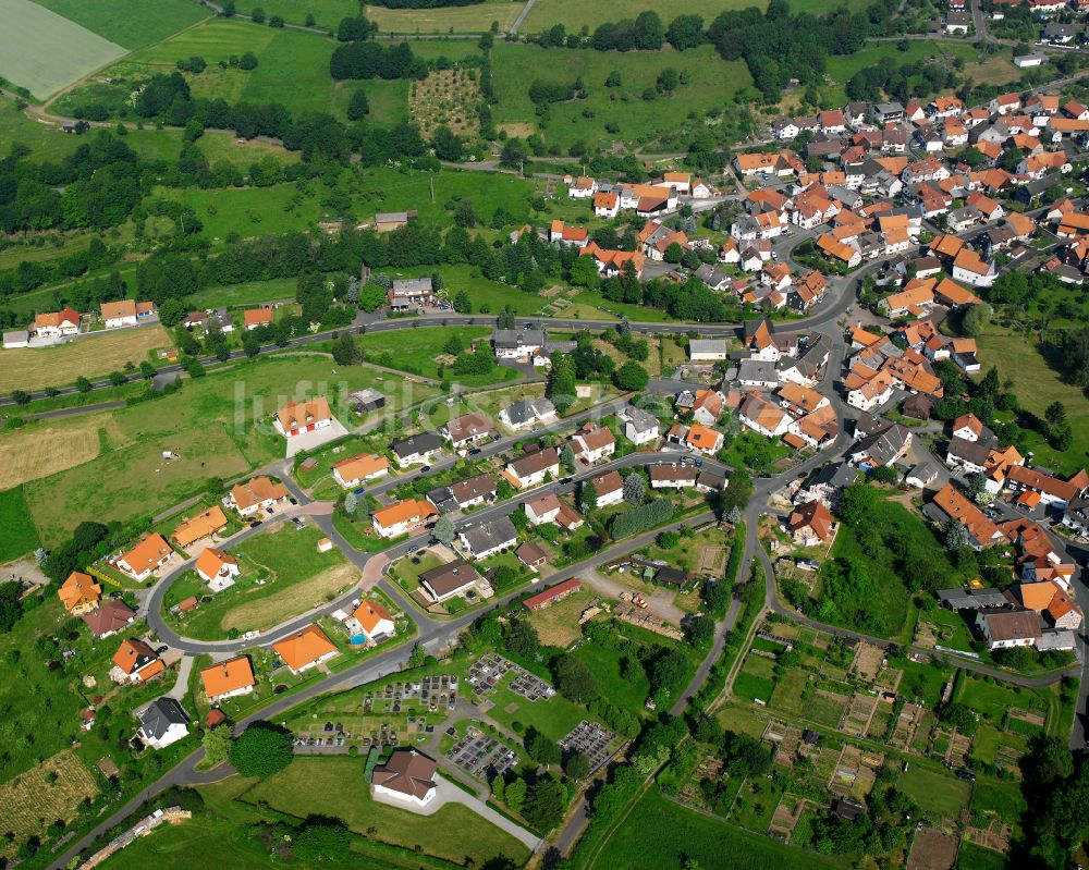 Luftaufnahme Rudingshain - Ortsansicht am Rande von landwirtschaftlichen Feldern in Rudingshain im Bundesland Hessen, Deutschland