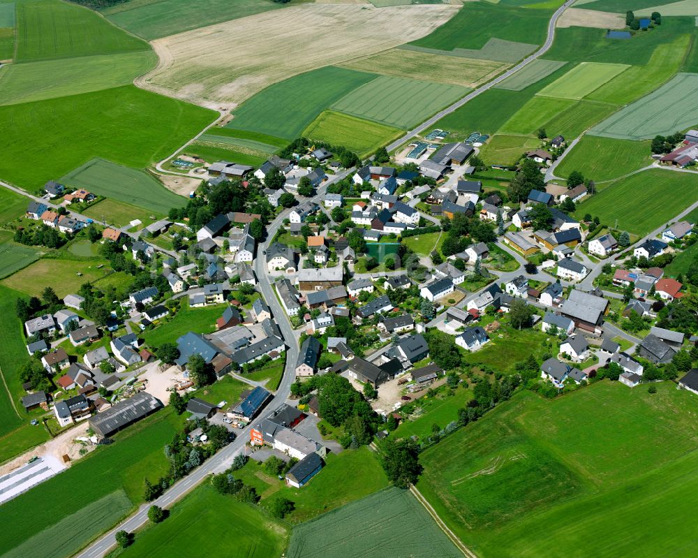 Schauenstein aus der Vogelperspektive: Ortsansicht am Rande von landwirtschaftlichen Feldern in Schauenstein im Bundesland Bayern, Deutschland