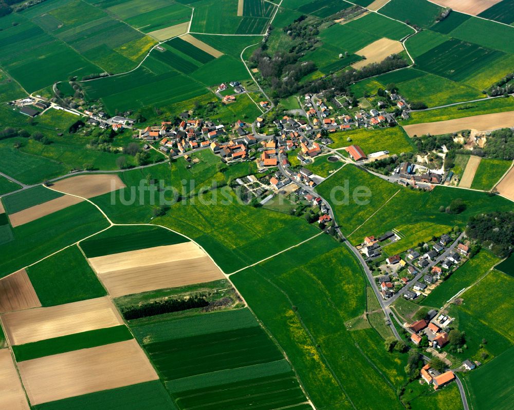 Luftbild Schwabenrod - Ortsansicht am Rande von landwirtschaftlichen Feldern in Schwabenrod im Bundesland Hessen, Deutschland